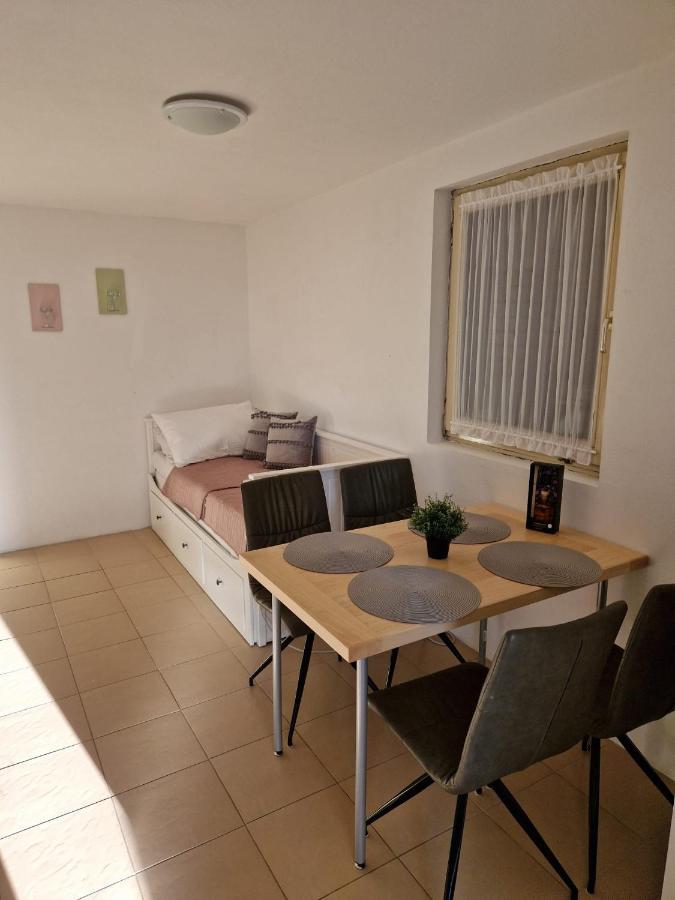 Apartment Misic Rtina Ngoại thất bức ảnh
